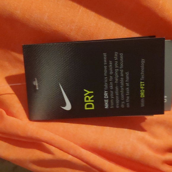 Men's Nike Athletic Shirt - Picture 11 of 15